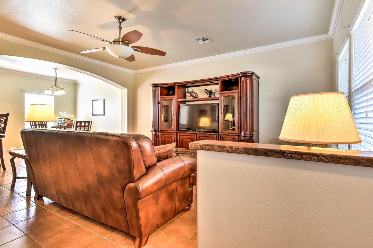 Waterfront Corpus Christi Townhome With Pool And Dock! Exterior photo