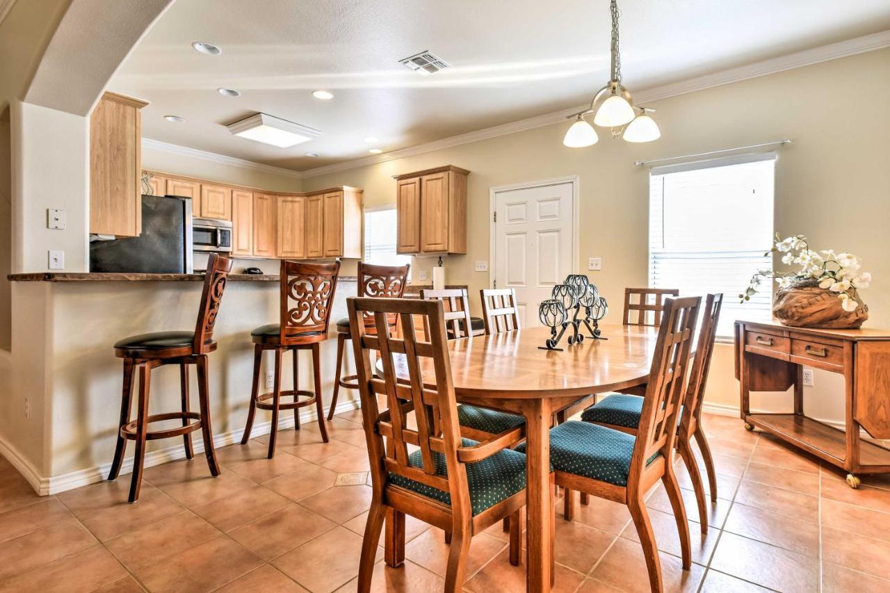 Waterfront Corpus Christi Townhome With Pool And Dock! Exterior photo