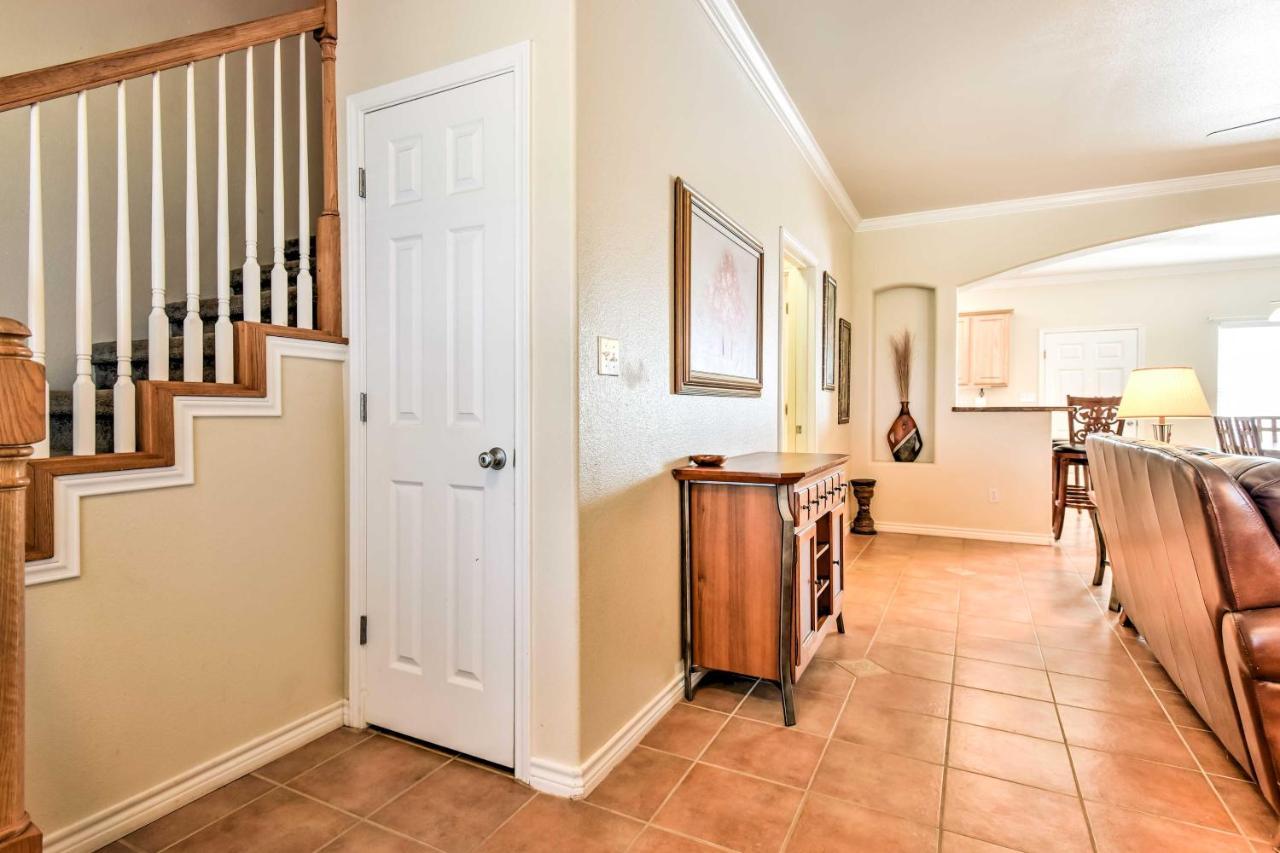 Waterfront Corpus Christi Townhome With Pool And Dock! Exterior photo