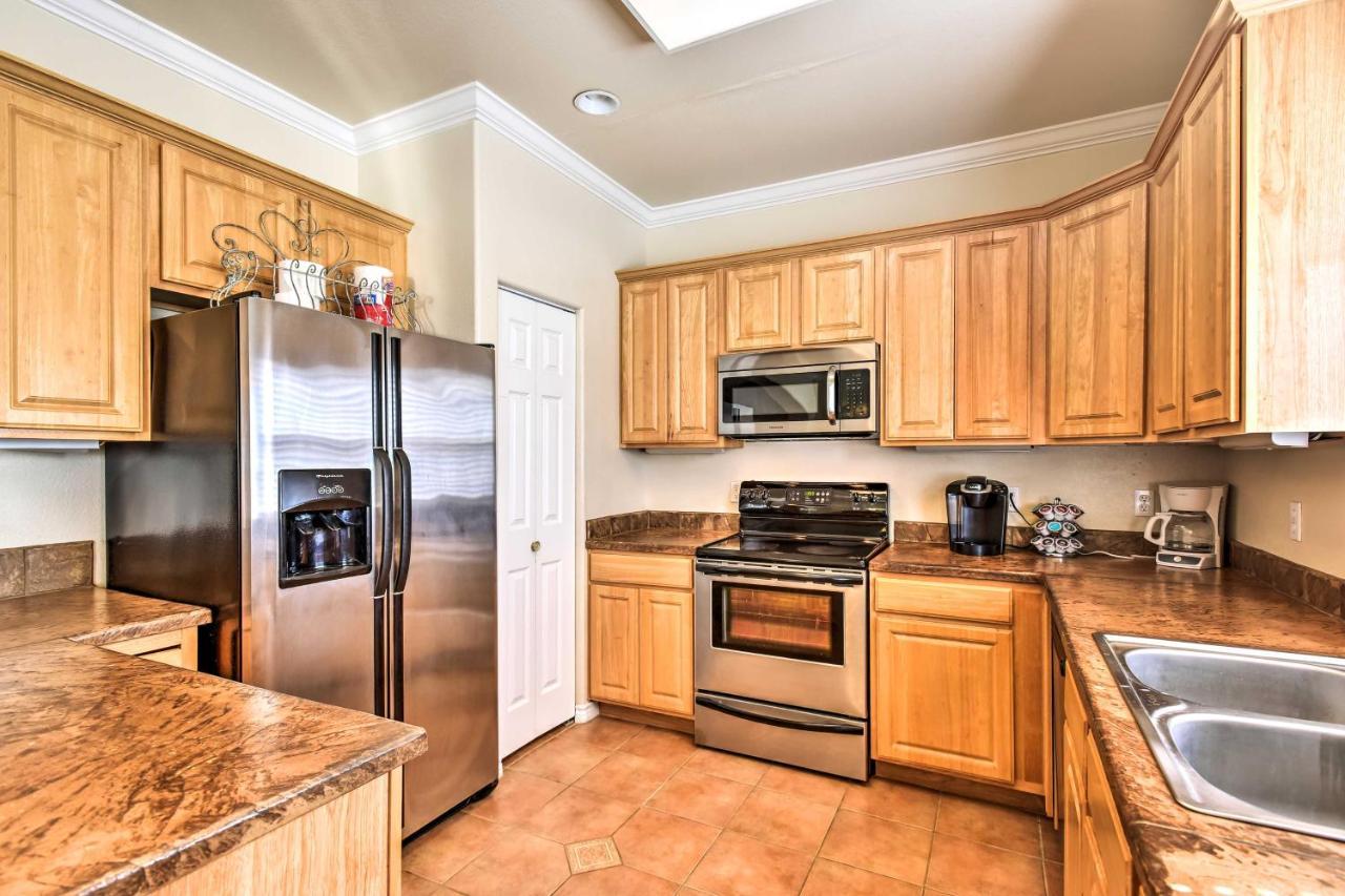 Waterfront Corpus Christi Townhome With Pool And Dock! Exterior photo