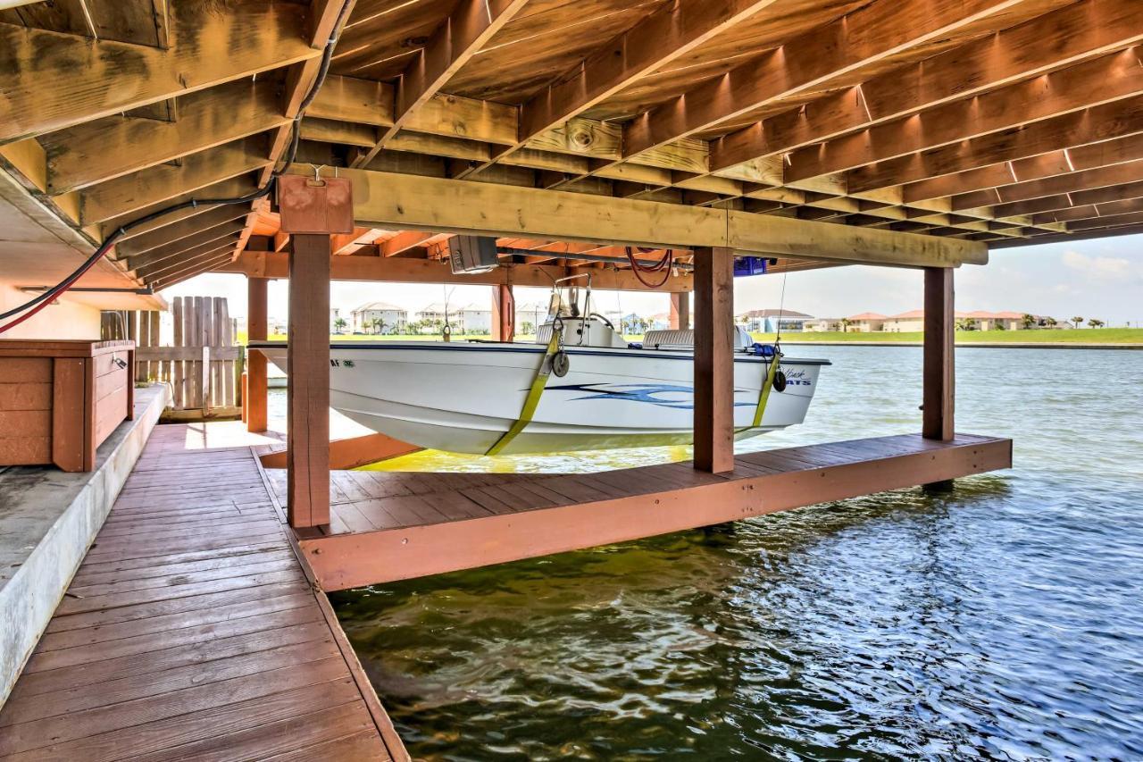 Waterfront Corpus Christi Townhome With Pool And Dock! Exterior photo