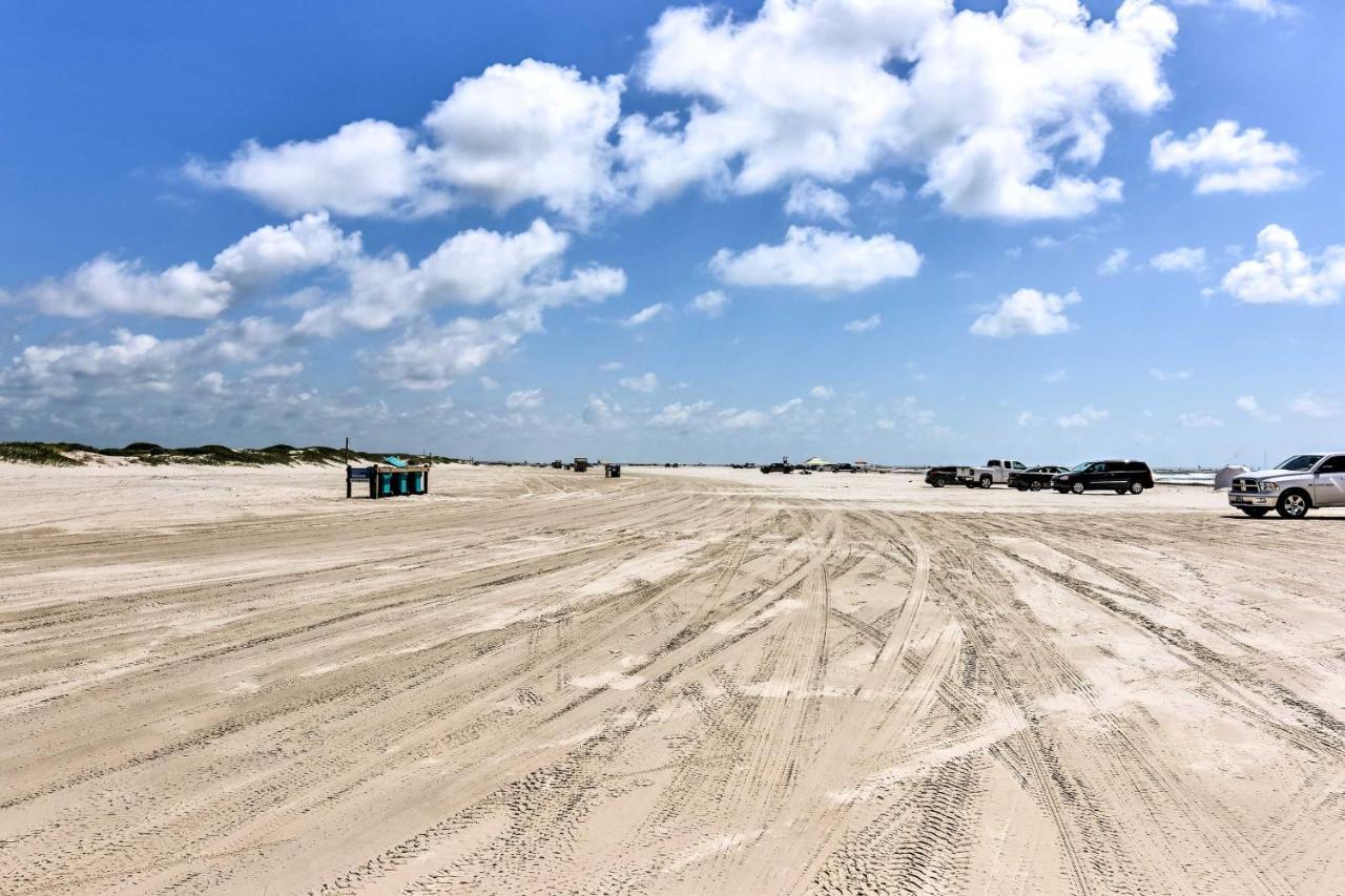 Waterfront Corpus Christi Townhome With Pool And Dock! Exterior photo