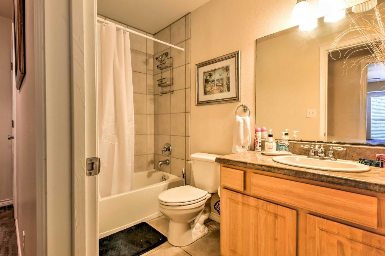 Waterfront Corpus Christi Townhome With Pool And Dock! Exterior photo