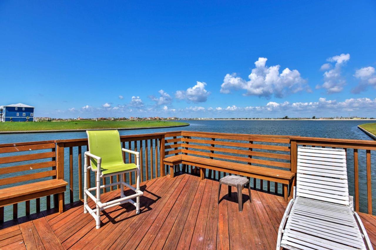 Waterfront Corpus Christi Townhome With Pool And Dock! Exterior photo